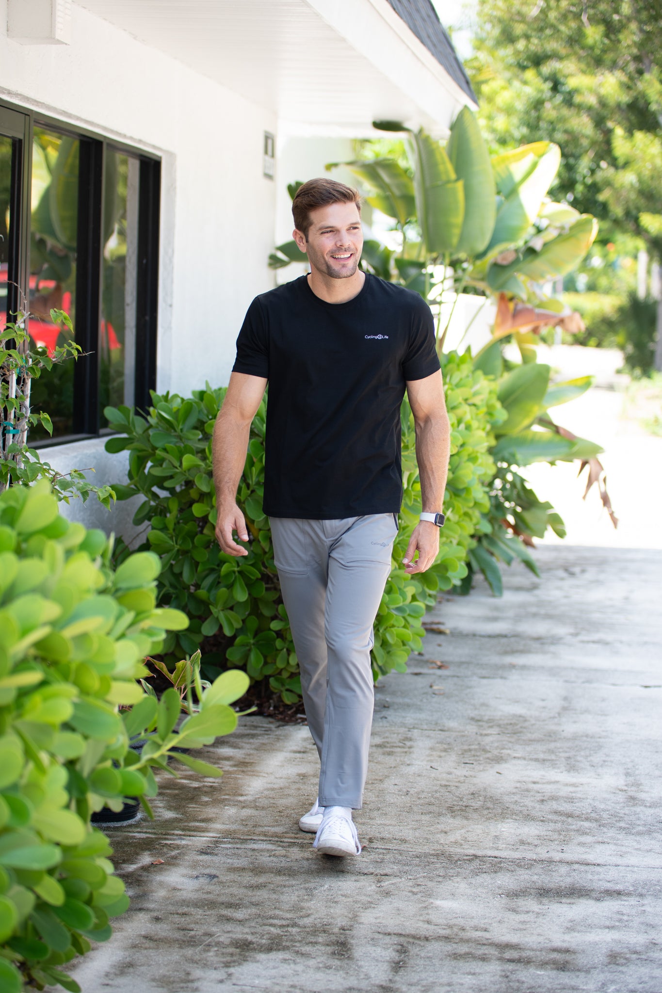 T-shirt ras du cou pour homme en noir